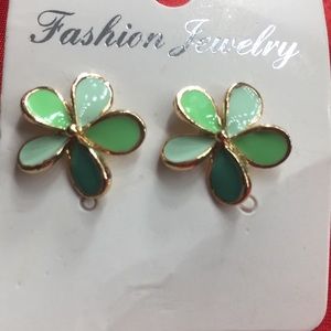 💚flowers earring🍀🍀